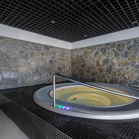 Invest Park A14 Baseny, Sauny, Silownia שצ'קלארסקה פוראובה